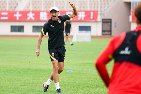 ”他指出,《少年的你》是易烊千玺的第一部电影长片,“他给了观众很多惊喜。