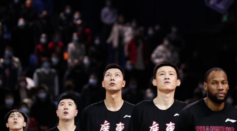 《我的姐姐》稳居冠军,日票房2612万,累计票房截至发稿已达5.05亿,位列2021年度中国电影票房榜第十位。